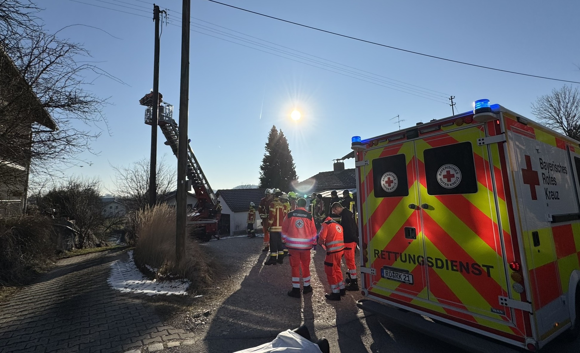 THL Rettungskorb - Drehleiterrettung in Albaching