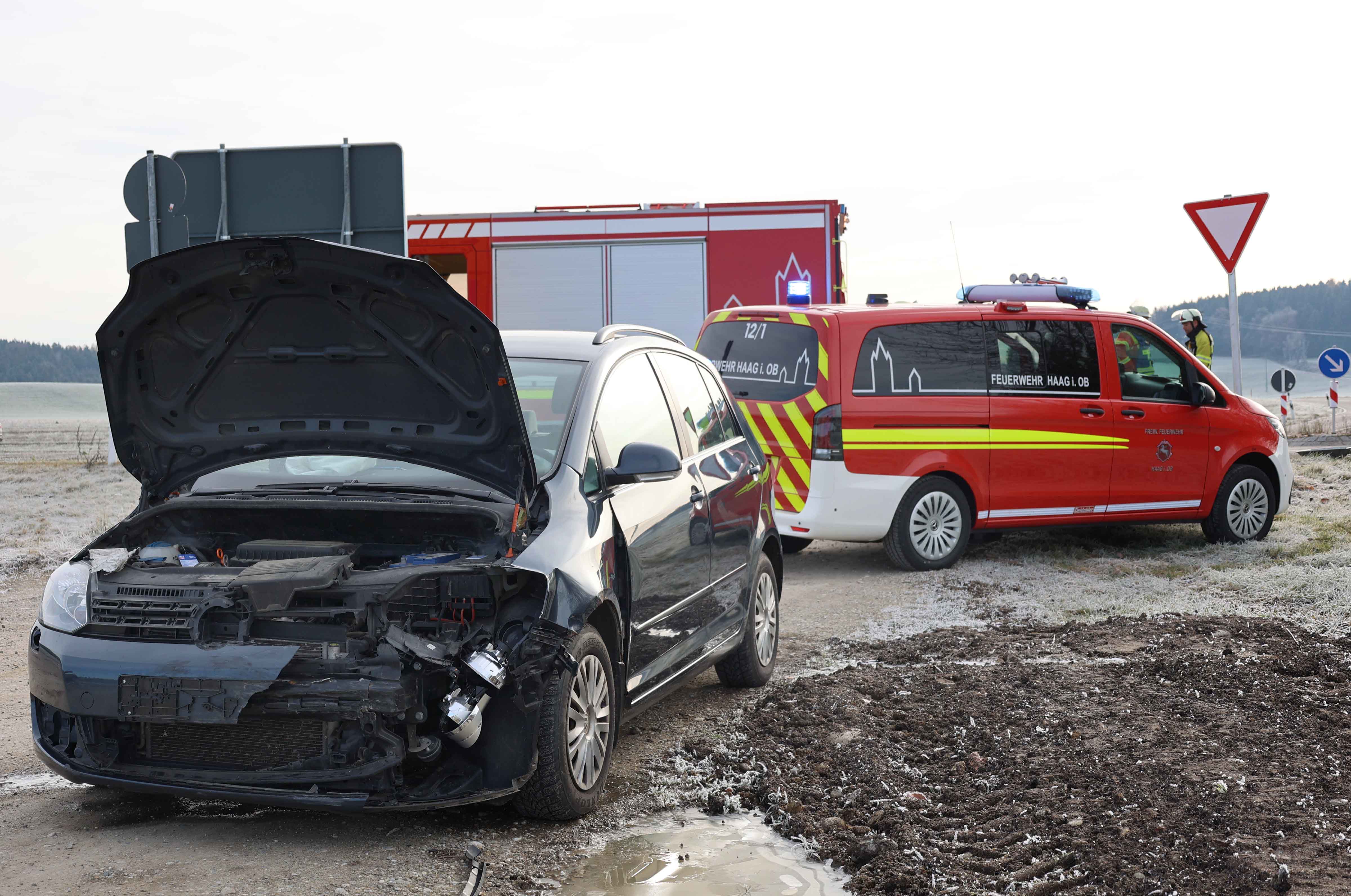 THL1 - Verkehrsunfall auf der B15 Höhe Aicha