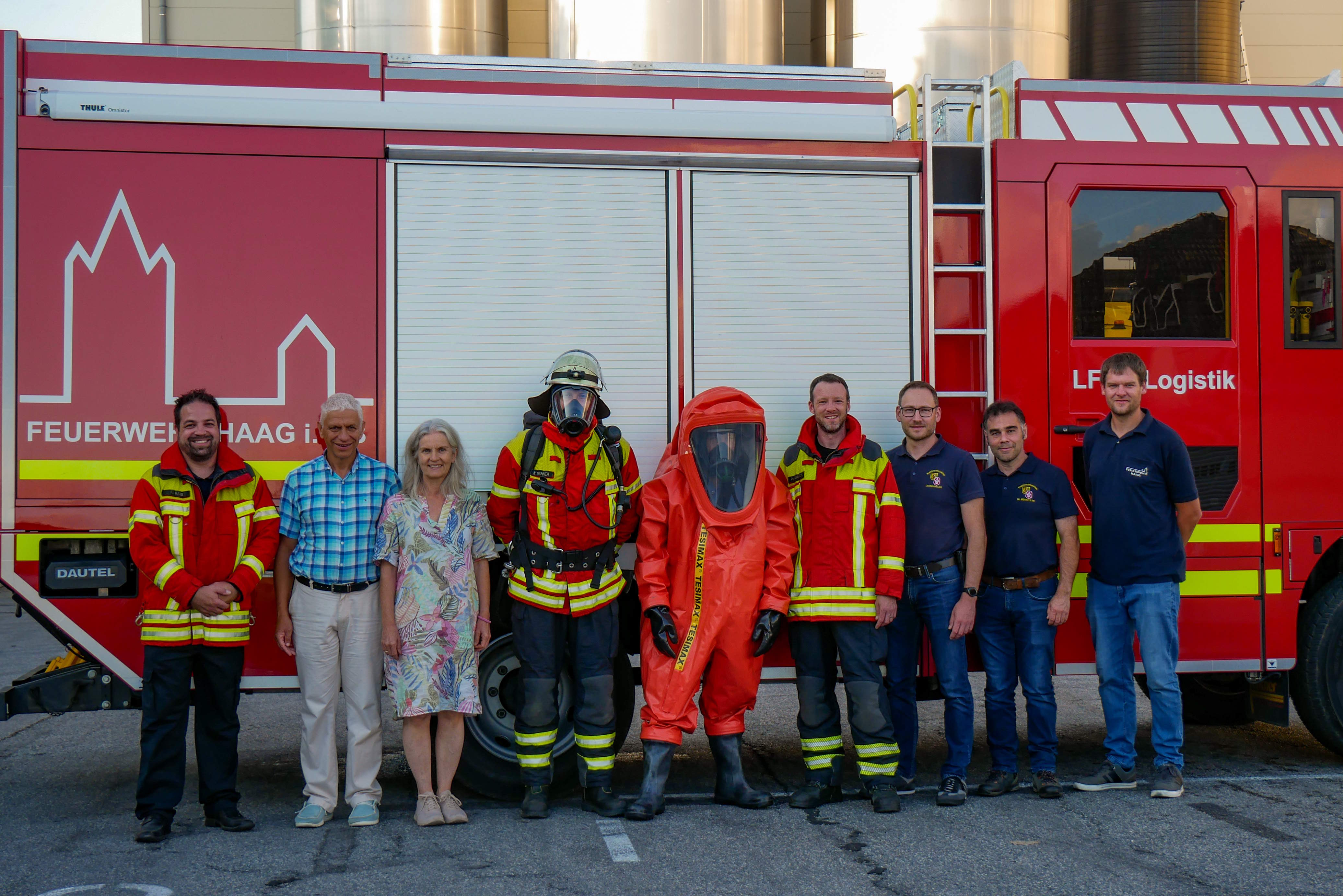Neue Chemikalienschutzanzüge für die Feuerwehr Haag