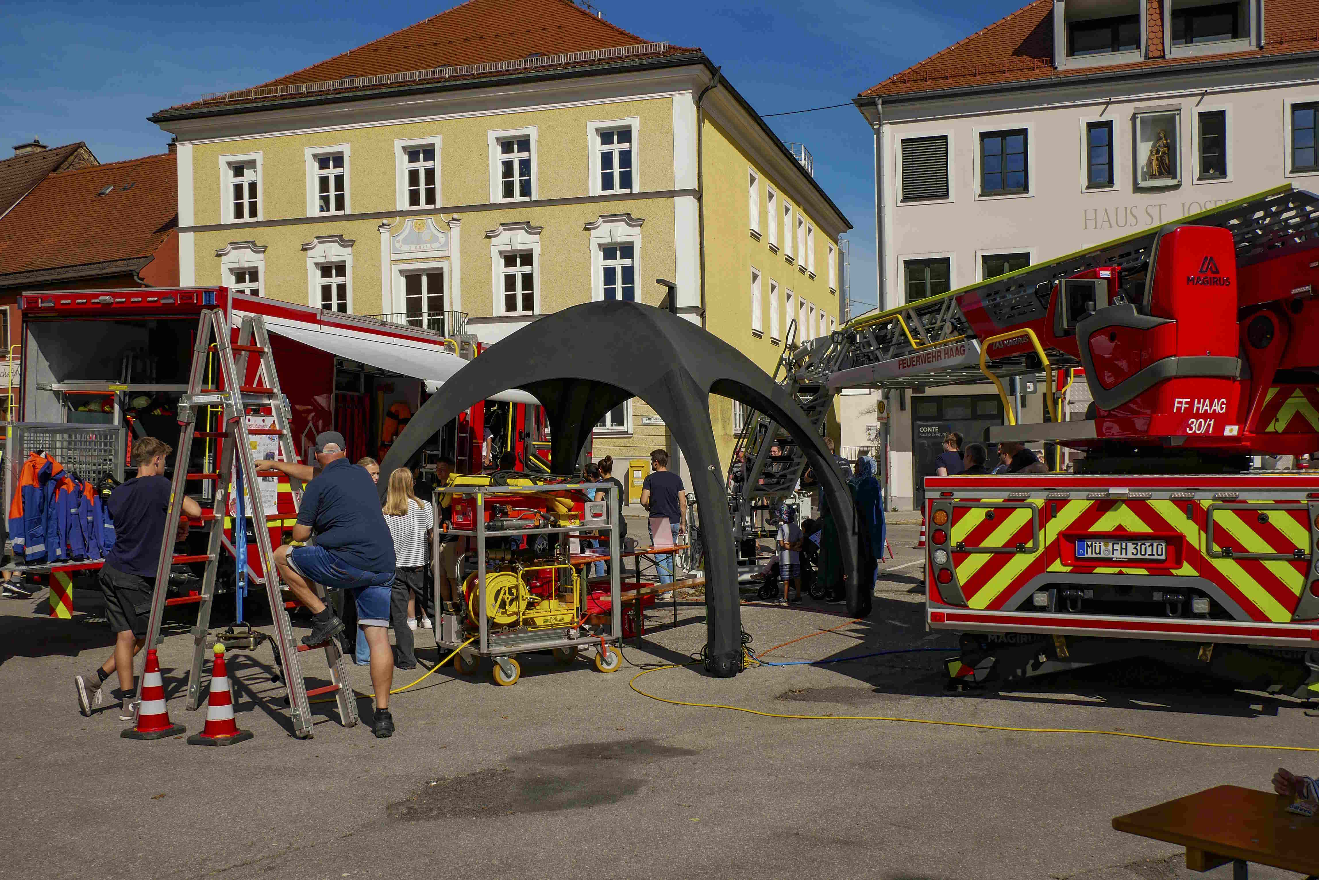 Blaulichttag am Haager Herbstmarkt 2026